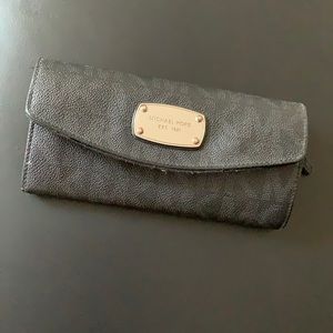 Micheal kors wallet
